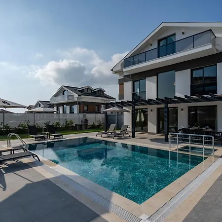 Shape Of My Heart Villa *