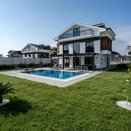 Villa Shape Of My Heart